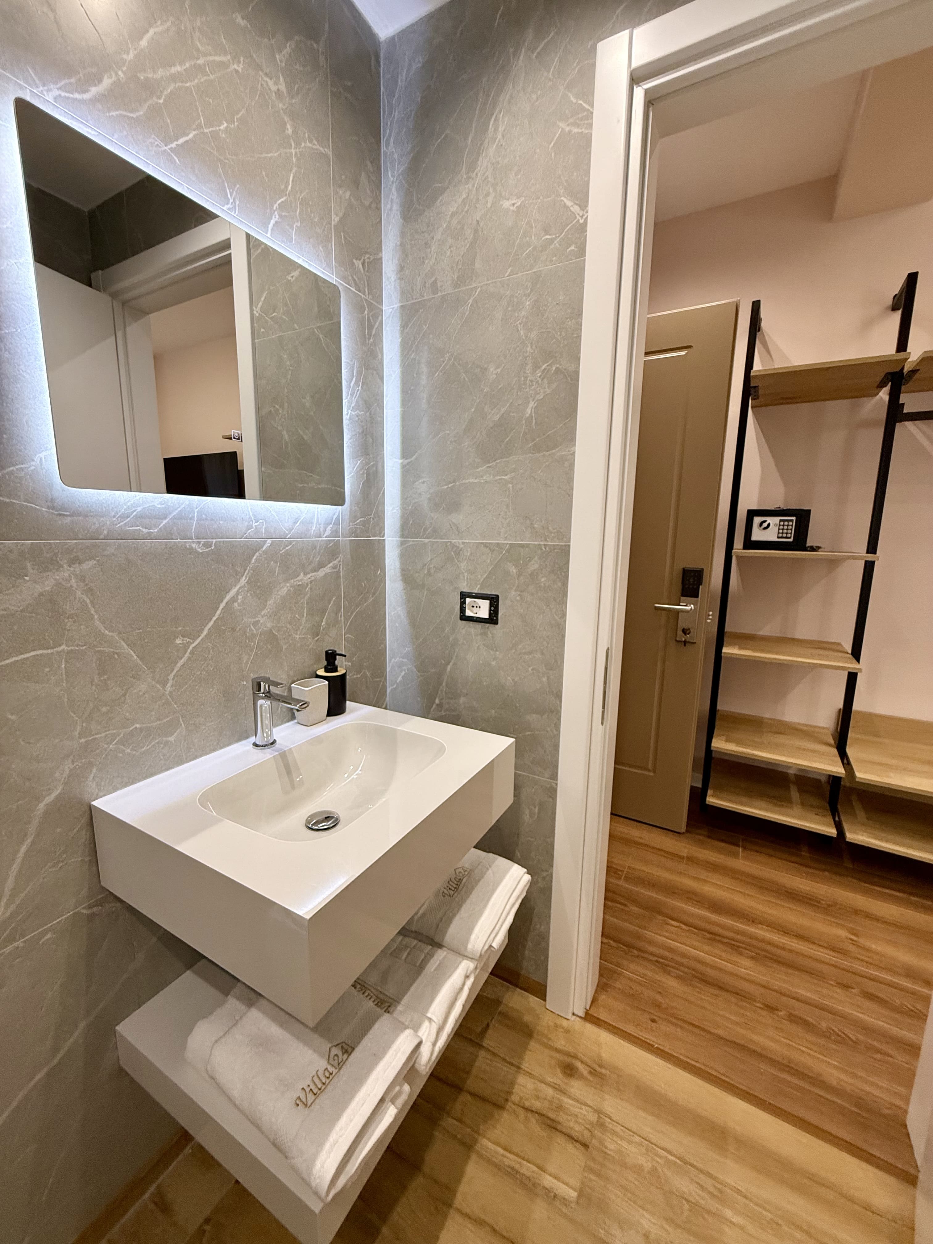 Apartment 4 — bathroom & wardrobe